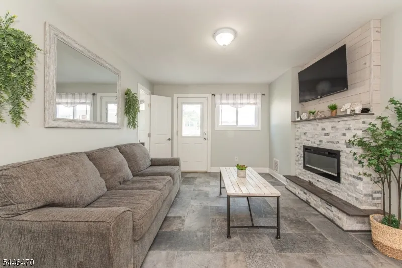 67 Pinho Ave Carteret, NJ 07008