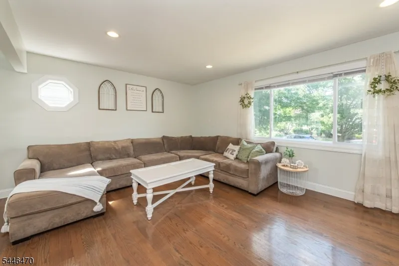67 Pinho Ave Carteret, NJ 07008