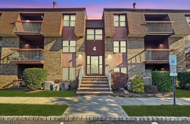 39 Powderhorn Ct #39A Unit 39A Woodbridge, NJ 07095
