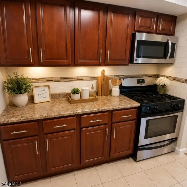39 Powderhorn Ct #39A Unit 39A Woodbridge, NJ 07095