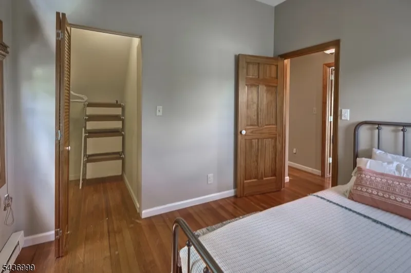 114 Lakeside Dr Liberty, NJ 07823