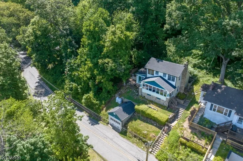 114 Lakeside Dr Liberty, NJ 07823