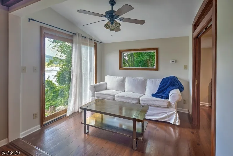 114 Lakeside Dr Liberty, NJ 07823