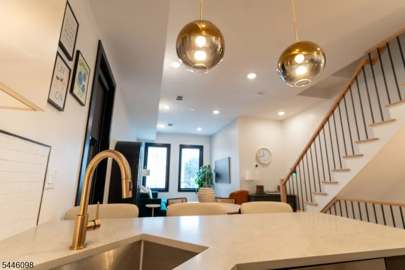 20 Westervelt Pl #2F Unit 2F Jersey City, NJ 07304