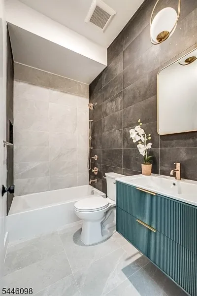 20 Westervelt Pl #2F Unit 2F Jersey City, NJ 07304