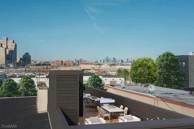 20 Westervelt Pl #2F Unit 2F Jersey City, NJ 07304