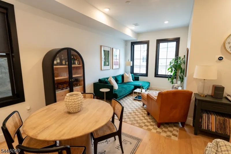 20 Westervelt Pl #2F Unit 2F Jersey City, NJ 07304