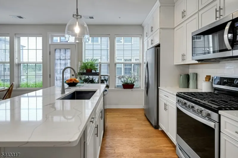 73 Robeson St Somerville, NJ 08876