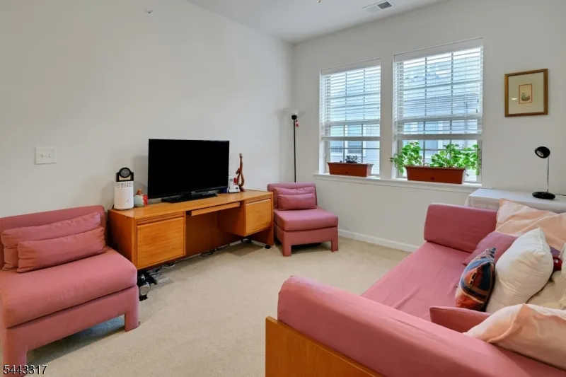 73 Robeson St Somerville, NJ 08876