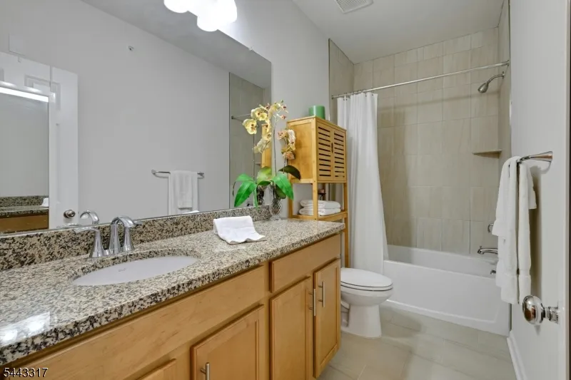 73 Robeson St Somerville, NJ 08876