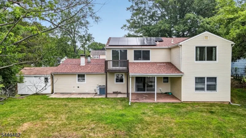 6 Concord Dr Franklin, NJ 08873