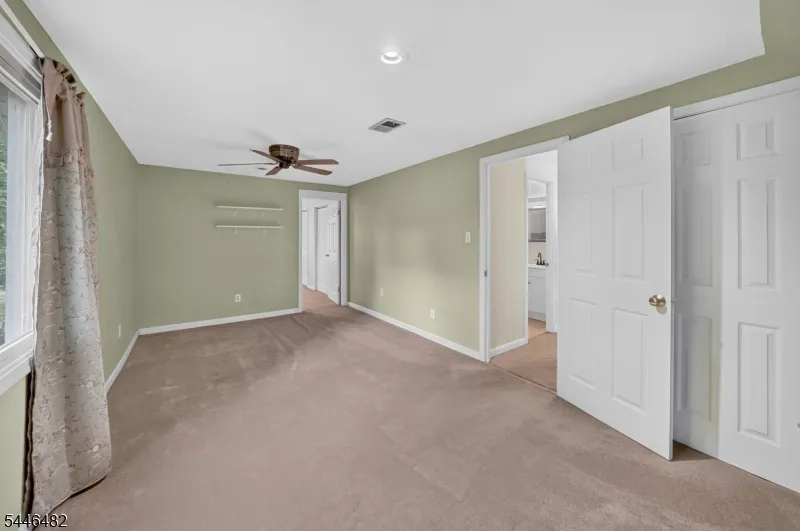 6 Concord Dr Franklin, NJ 08873