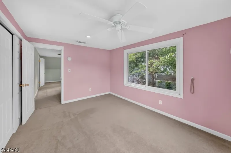 6 Concord Dr Franklin, NJ 08873