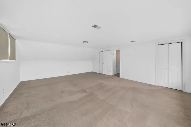 6 Concord Dr Franklin, NJ 08873