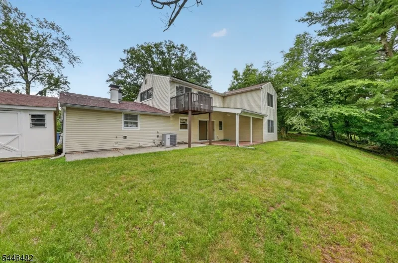 6 Concord Dr Franklin, NJ 08873