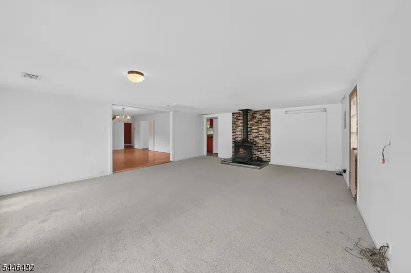 6 Concord Dr Franklin, NJ 08873