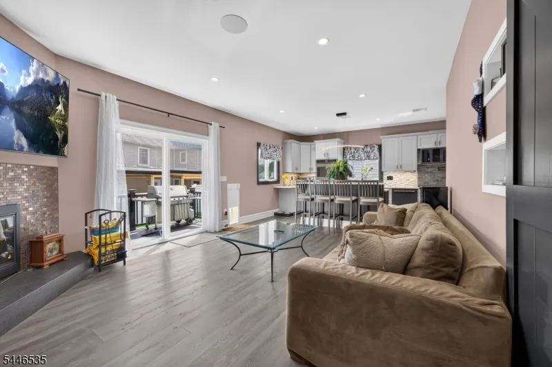 4 Plaza Rd Fair Lawn, NJ 07410