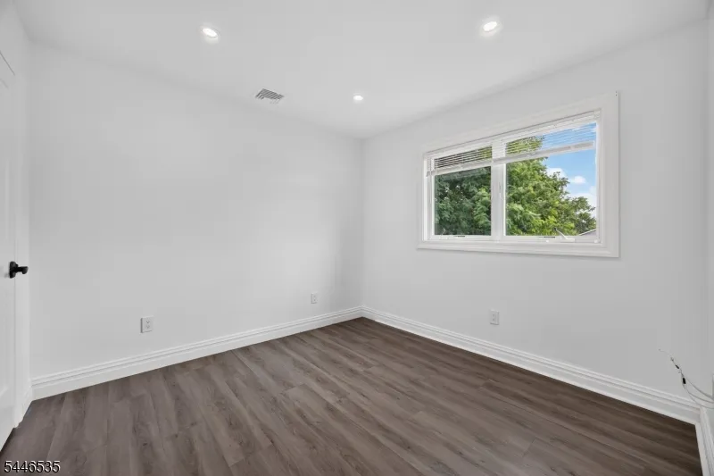 4 Plaza Rd Fair Lawn, NJ 07410