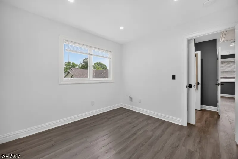 4 Plaza Rd Fair Lawn, NJ 07410