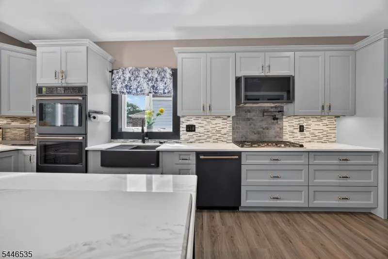 4 Plaza Rd Fair Lawn, NJ 07410
