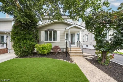 1046 Falls Ter