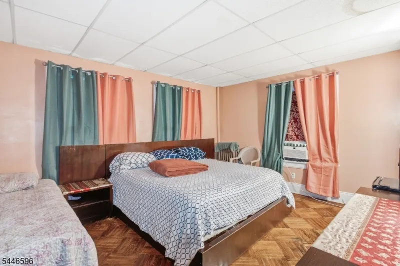 233 Meeker Ave Newark City, NJ 07112