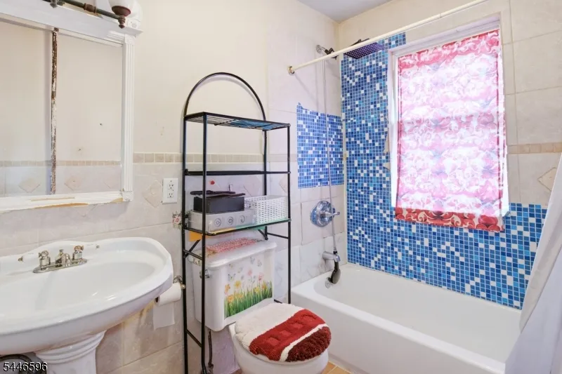 233 Meeker Ave Newark City, NJ 07112