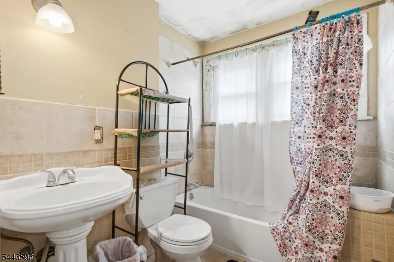 233 Meeker Ave Newark City, NJ 07112