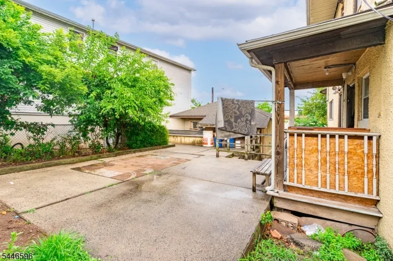 233 Meeker Ave Newark City, NJ 07112