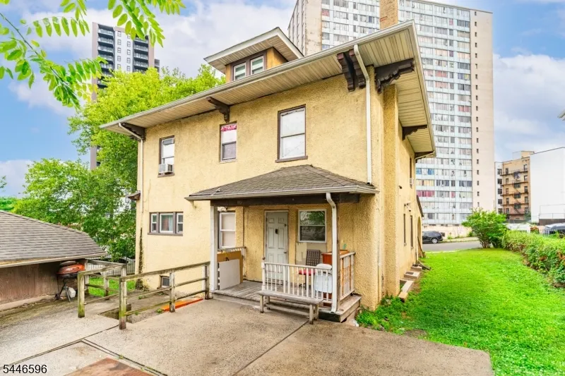 233 Meeker Ave Newark City, NJ 07112