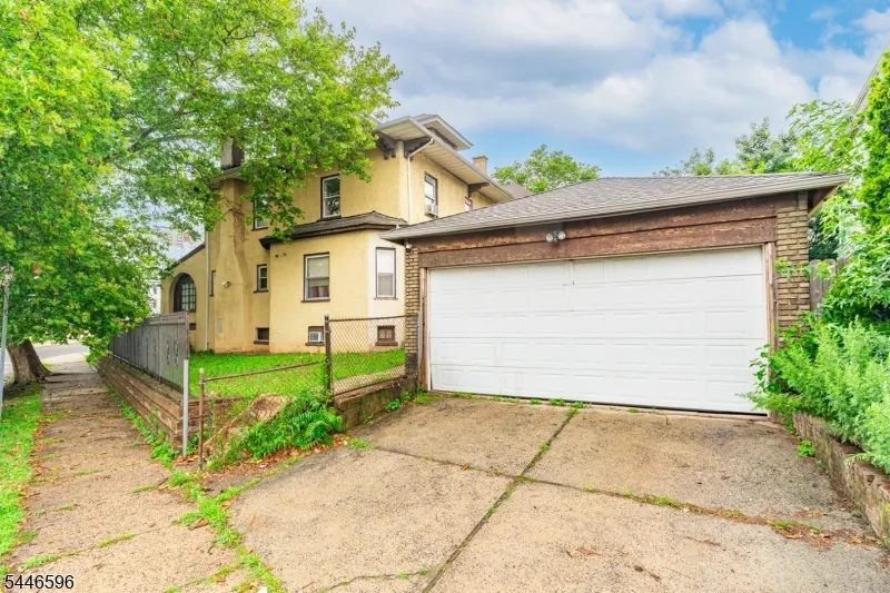 233 Meeker Ave Newark City, NJ 07112