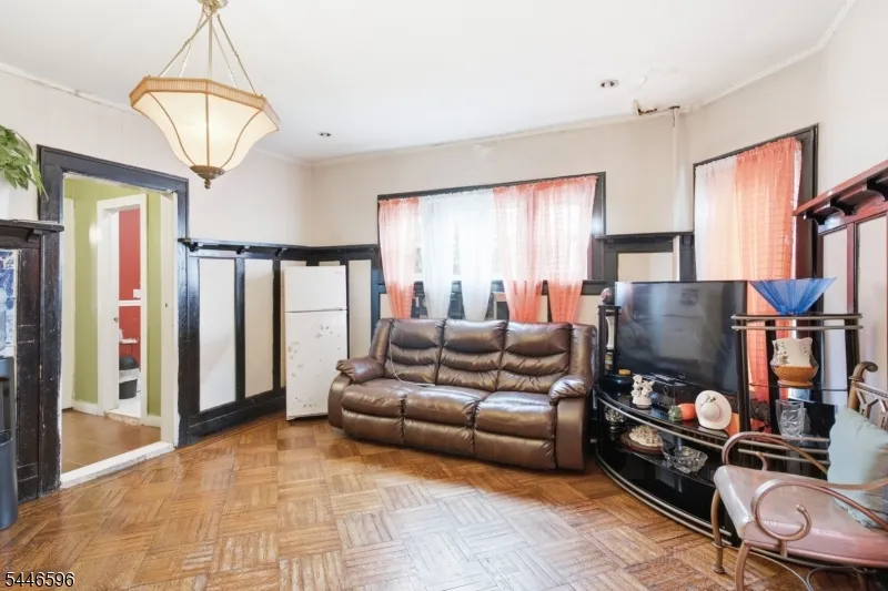 233 Meeker Ave Newark City, NJ 07112