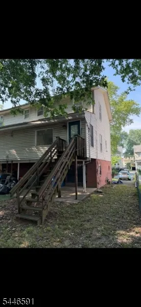 90 Chestnut St East Orange City, NJ 07018