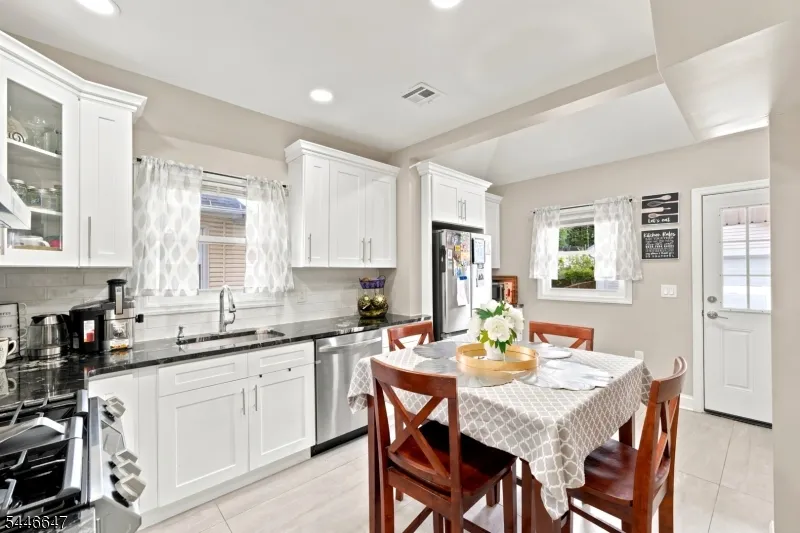 78 Fairmount Ter East Orange City, NJ 07018
