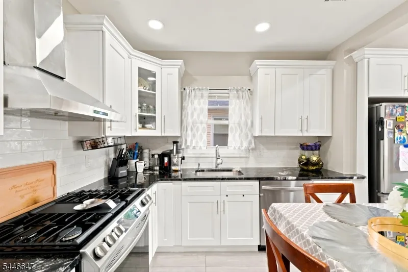78 Fairmount Ter East Orange City, NJ 07018