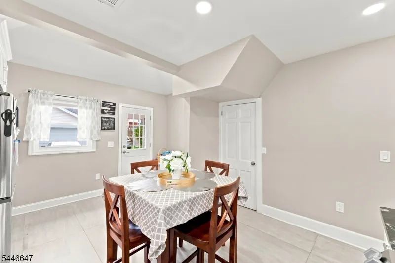 78 Fairmount Ter East Orange City, NJ 07018