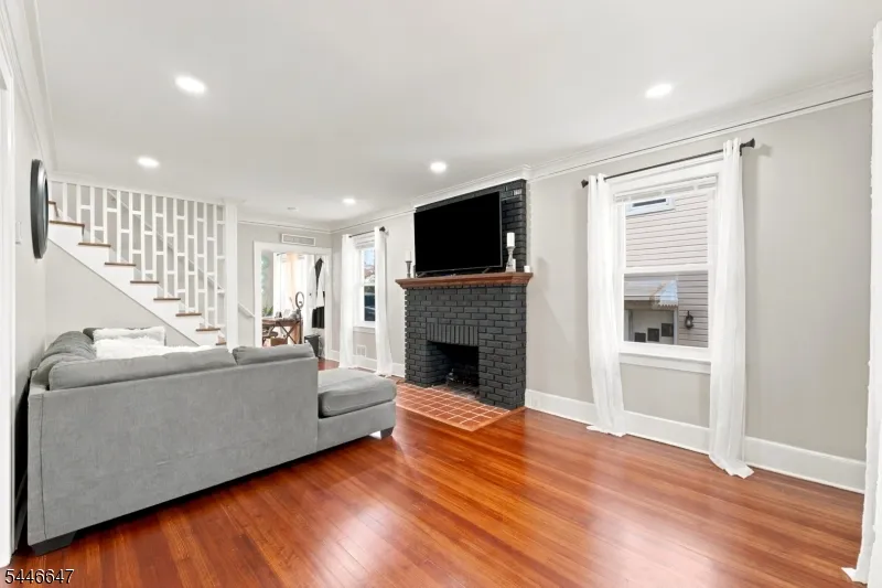 78 Fairmount Ter East Orange City, NJ 07018