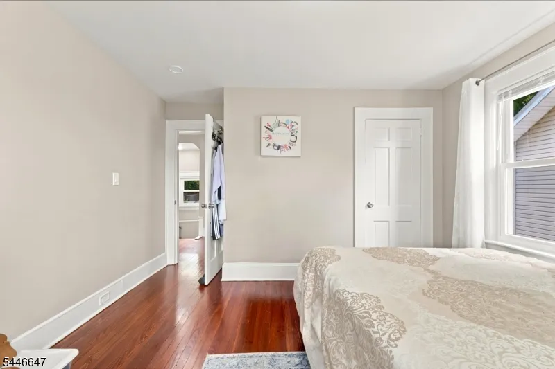 78 Fairmount Ter East Orange City, NJ 07018