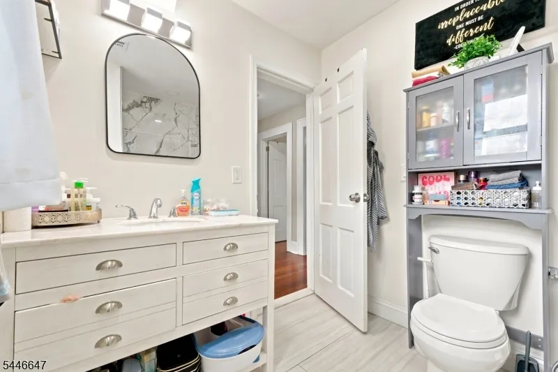 78 Fairmount Ter East Orange City, NJ 07018