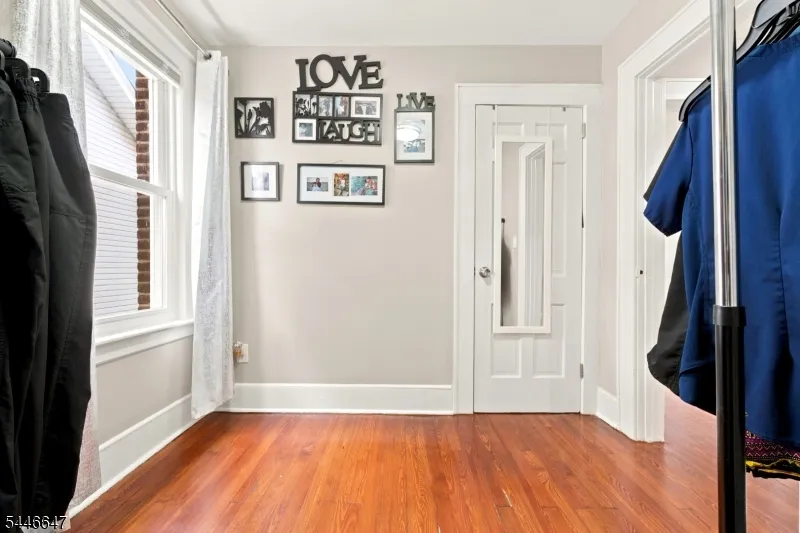 78 Fairmount Ter East Orange City, NJ 07018