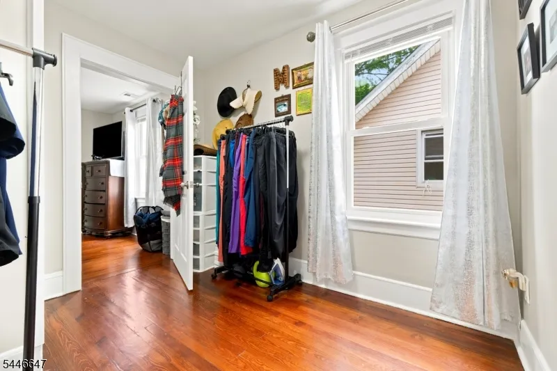 78 Fairmount Ter East Orange City, NJ 07018