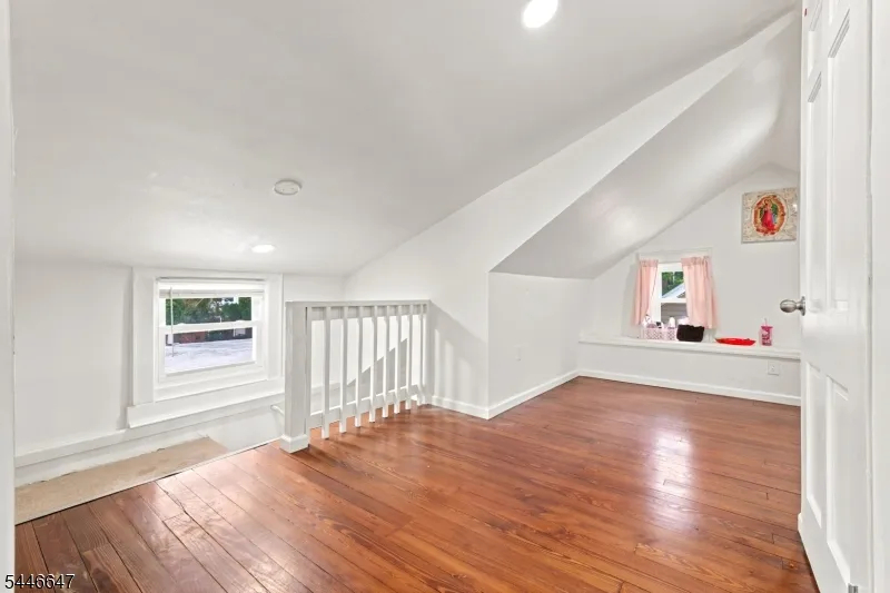 78 Fairmount Ter East Orange City, NJ 07018