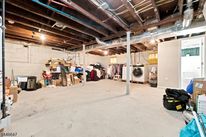 78 Fairmount Ter East Orange City, NJ 07018
