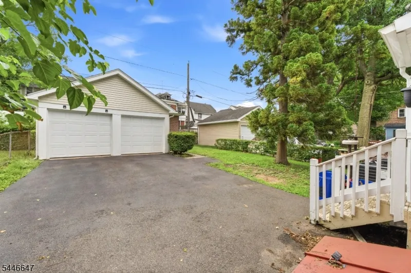 78 Fairmount Ter East Orange City, NJ 07018