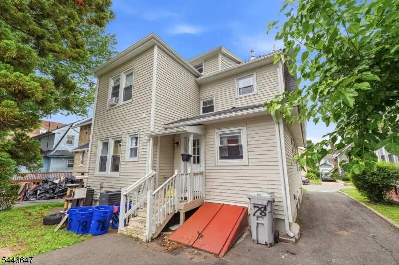 78 Fairmount Ter East Orange City, NJ 07018