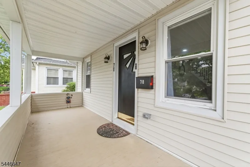 78 Fairmount Ter East Orange City, NJ 07018