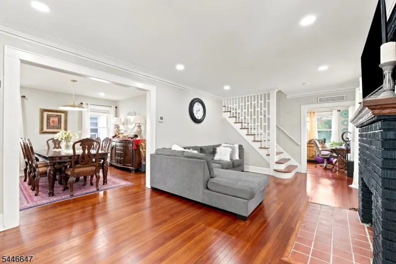 78 Fairmount Ter East Orange City, NJ 07018