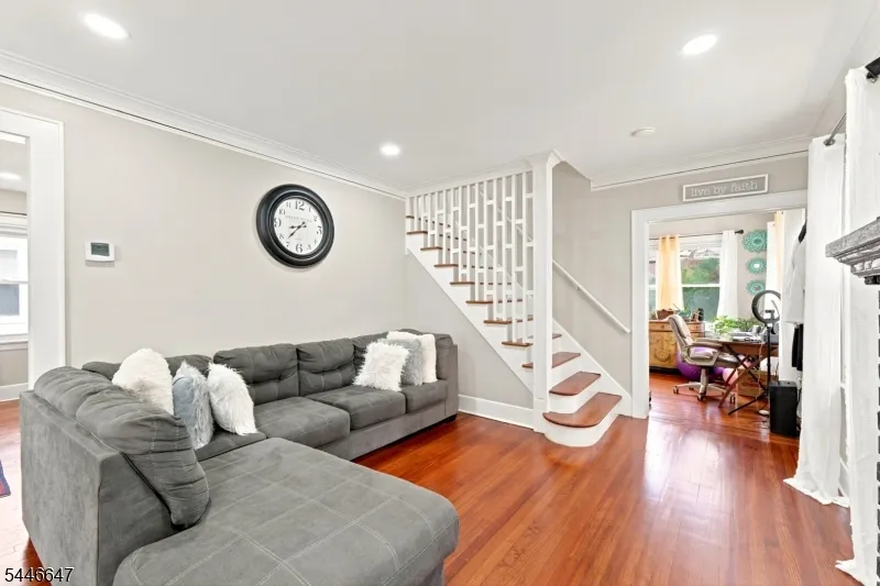 78 Fairmount Ter East Orange City, NJ 07018