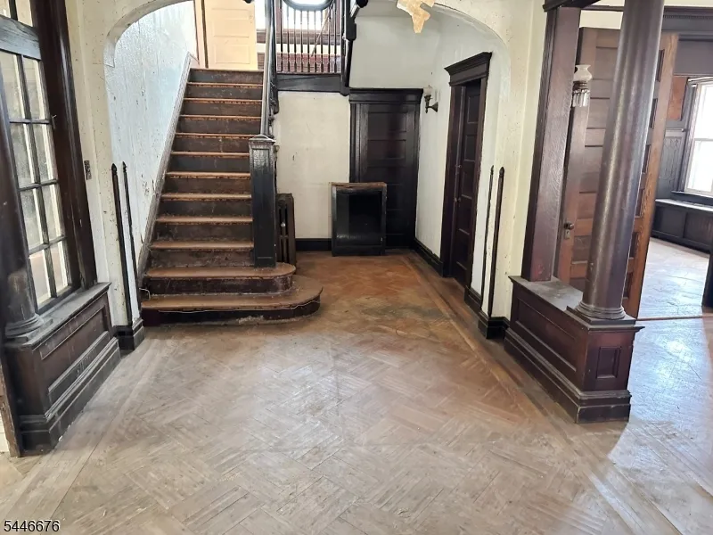 86 Hawthorne Ave East Orange City, NJ 07018
