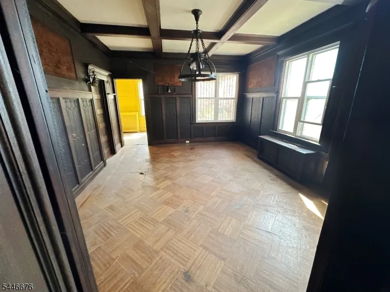 86 Hawthorne Ave East Orange City, NJ 07018
